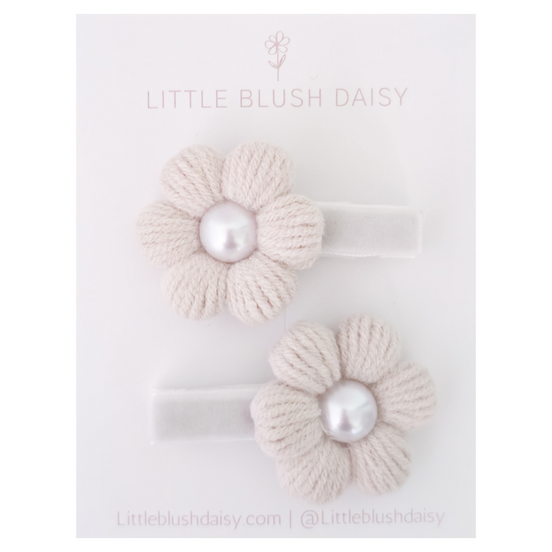 Pearl Puff Daisy Duck Clips